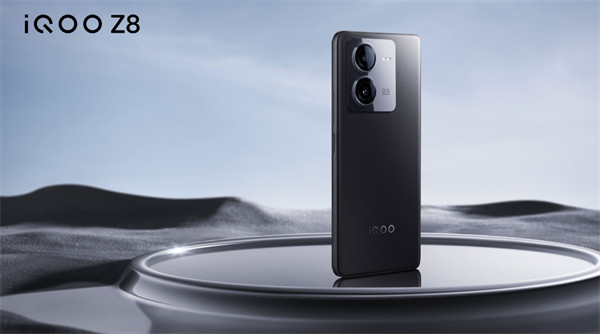 iQOO Z8 手机将于 8 月 31 日外观已公布，提供三款配色