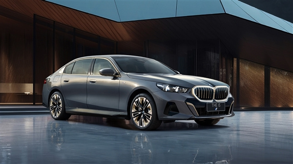 宝马推出纯电版BMW i5，将在2024年1月底上市
