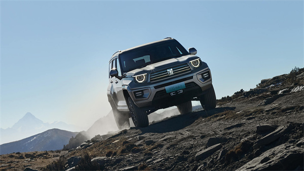 长城汽车坦克700 Hi4T 上市