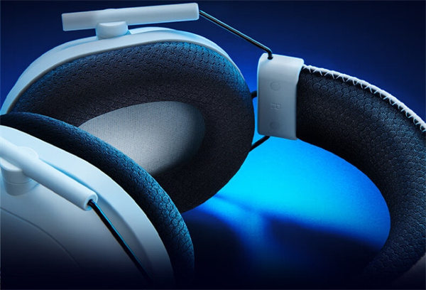 雷蛇旋风黑鲨 V2 专业版无线头戴式电竞游戏耳机开售