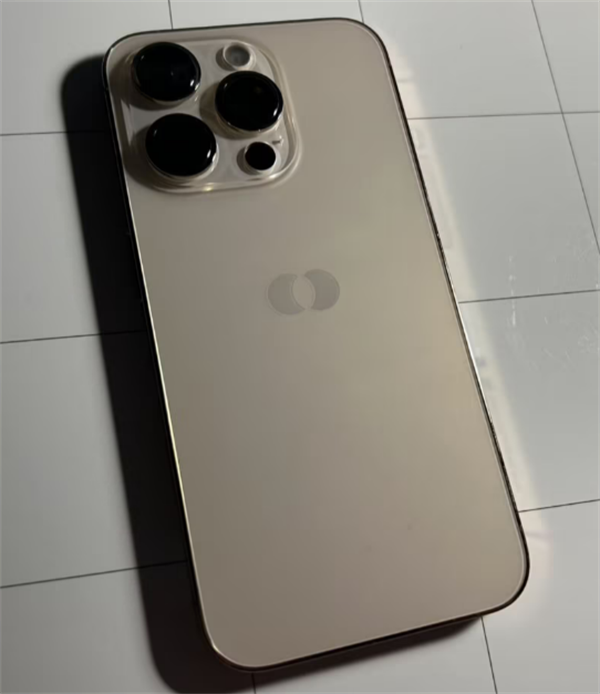 罕见iPhone原型机曝光，疑为触觉按钮测试设备