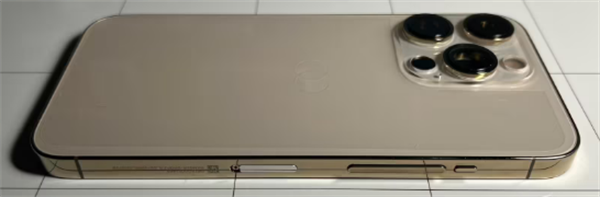 罕见iPhone原型机曝光，疑为触觉按钮测试设备