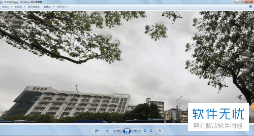 如何在ps2019软件中将多张照片合成为一张全景图片