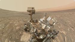 NASA公布好奇号最新火星自拍照：“骄傲地摆出”钻洞的姿势