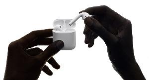 苹果研究人员：AirPods 可用来判断用户呼吸频率