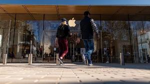 苹果零售店为留人，加薪2%到10%
