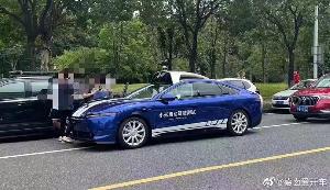 小米自动驾驶技术测试，车顶有激光雷达加持，测试用车为比亚迪汉