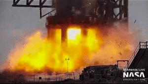 SpaceX助推器发生爆炸，发射台附近产生大火