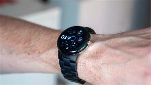 谷歌 Pixel Watch 2 智能手表通过 FCC 认证