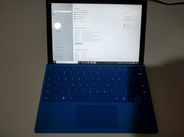疑似Surface Pro 8工程机在网上曝光 延续Surface Pro 7造型设计