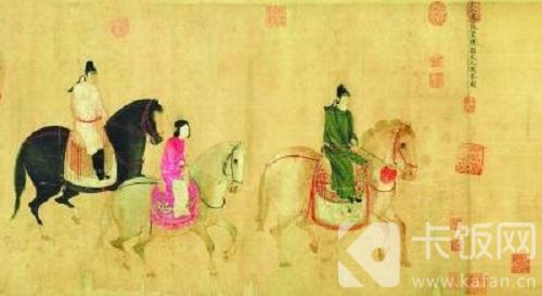 唐朝时春游盛行，下列哪项是唐朝女性在春游时常做的
