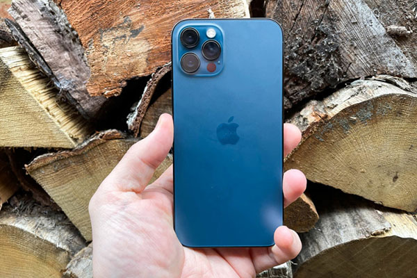 美国 iPhone 12 机主起诉苹果保修期内不保修，索赔原机价格