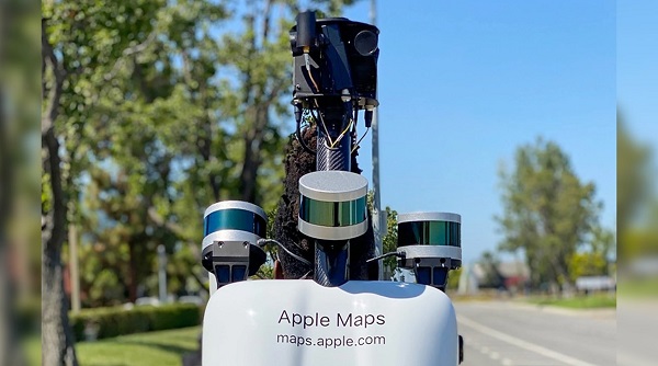 四只苹果地图队伍徒步穿越德国科隆，为地图服务建立数据