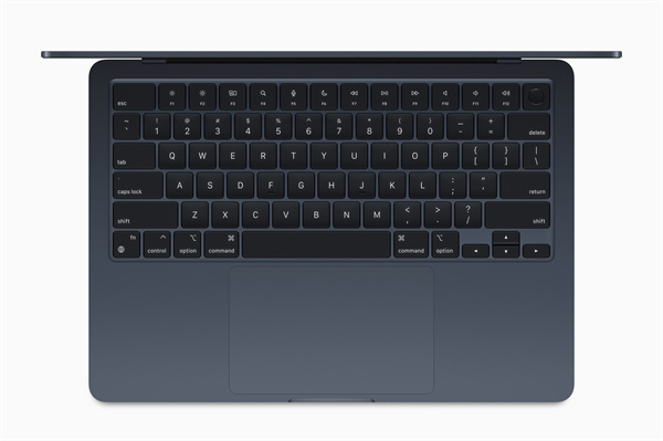 全新13寸MacBook Air/Pro发布：配备M2 芯片、MagSafe快充