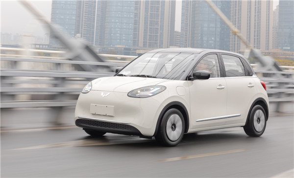 五菱全新小型纯电动车缤果将于3月上市，价格区间7-10左右