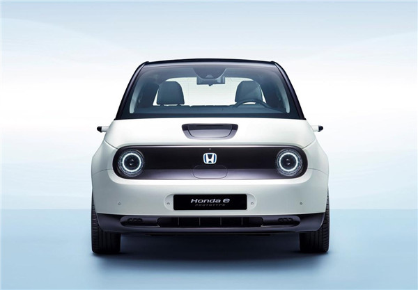 江南U2纯电轿车将于本月26日正式上市，价格为5.88-9.98万元