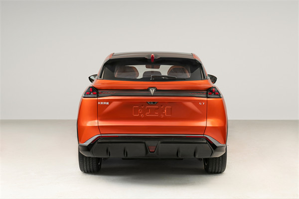 消息称:长安深蓝首款 SUV 产品 S7 将于 3 月 5 日首次亮相