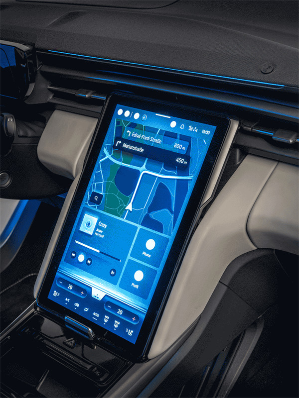 福特在欧洲发布全新探索者纯电五座 SUV，基于大众汽车的 MEB 平台打造