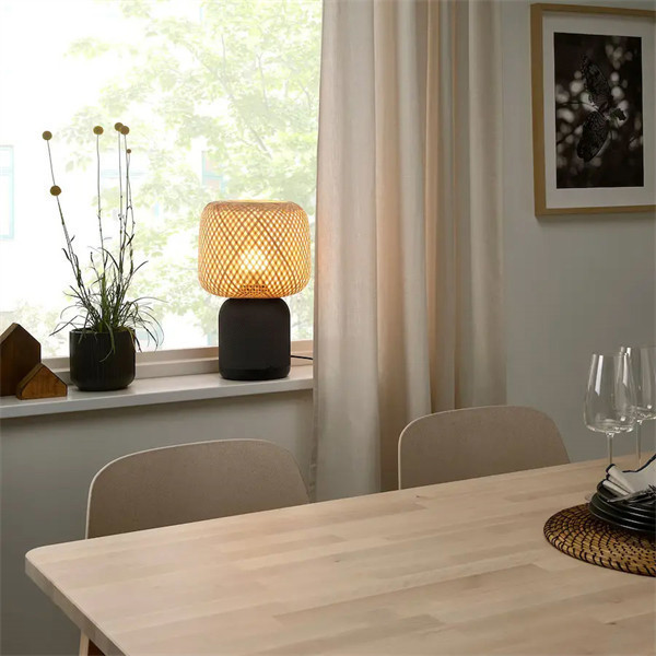 宜家和 Sonos 合作推出SYMFONISK 音箱台灯：支持 Wi-Fi，配有竹子编织的灯罩