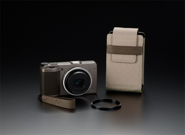 GR III 相机日记版将推出单机版本，美国售价 1019.95 美元