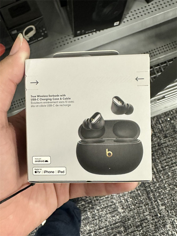 苹果 Beats Studio Buds+ 耳机零售包装曝光