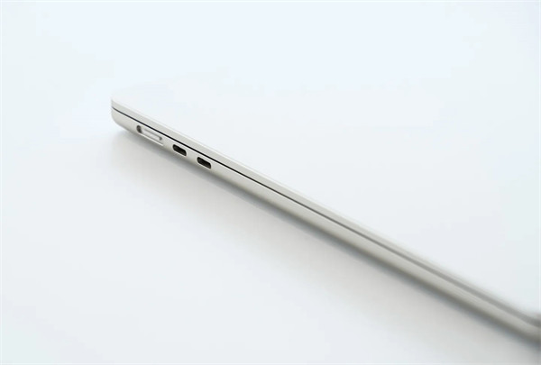 苹果推出15 英寸 MacBook Air，售价 10499 元起