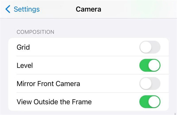 苹果 iOS 17 相机引入“水平线”(Level)辅助线，帮助用户调整角度