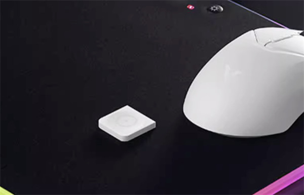 雷柏推出鼠标周边产品：无线充电模块、V10RGB 无线充电游戏鼠标垫以及 V2M 4K 接收器