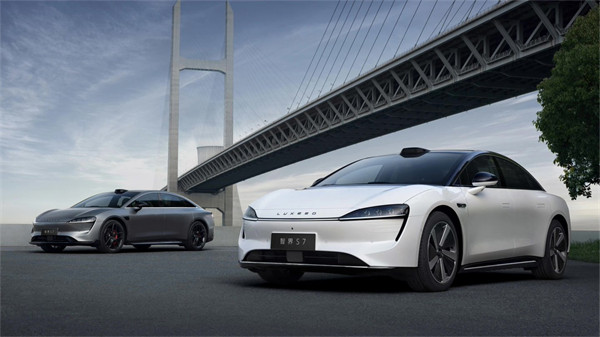 消息称：华为智选车业务智界 S7 将于 11 月 9 日开启预售