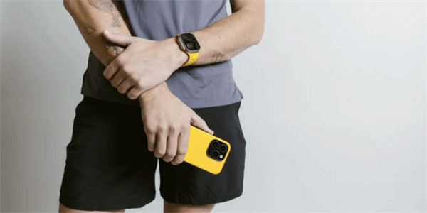 Nomad推出赛车黄”系列苹果Apple Watch表带和iPhone手机壳